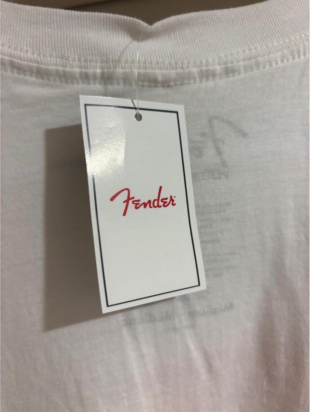 Fender Graphic Tee – White Guitar Logo Shirt (NWT) Medium - Picture 4 of 5